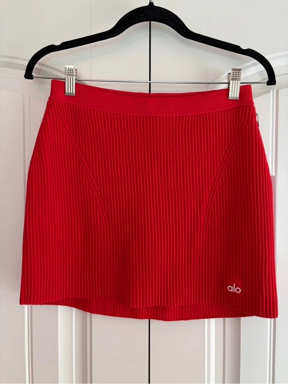 ALO Yoga NWT Denim Knit High Waist Skirt Skort Bright Red Women's Size M Ribbed